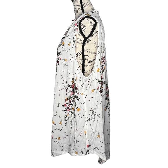 Market & Spruce (1X) Ava Tie Neck Sleeveless Blouse - Stitch Fix Floral Cluster - Picture 3 of 12